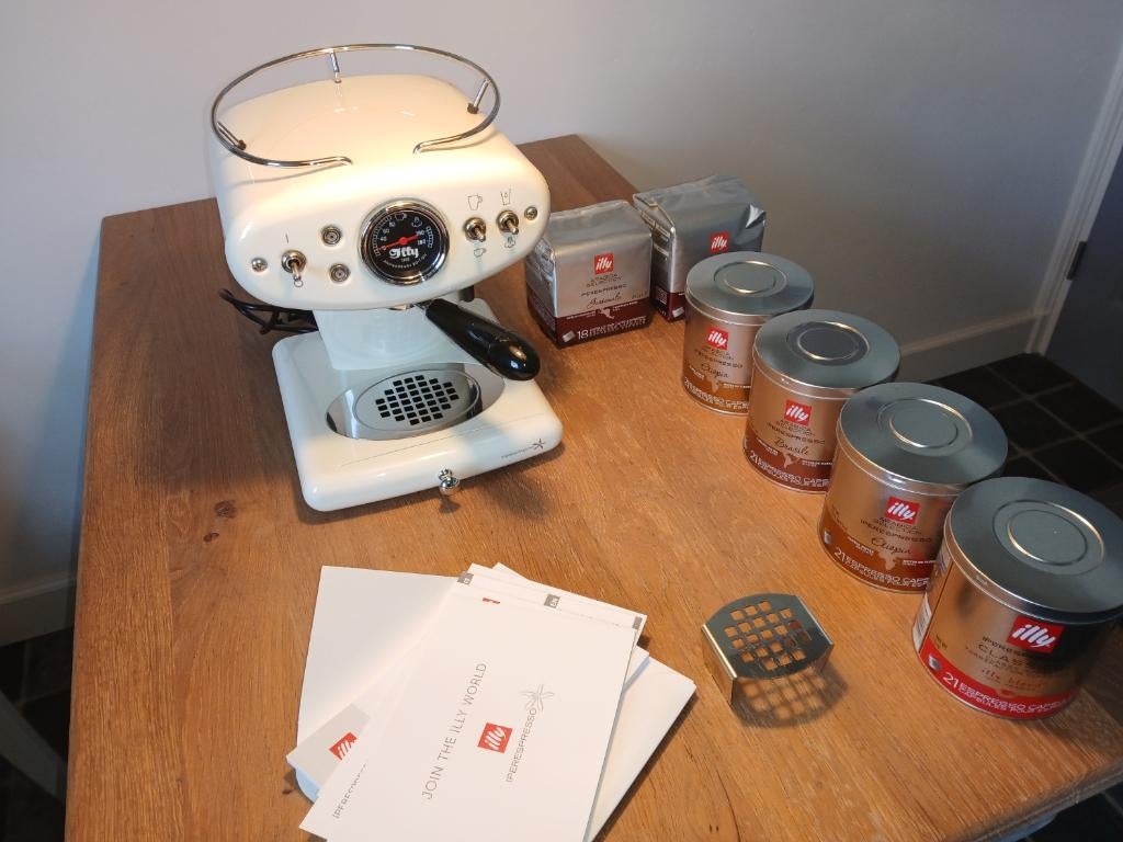 Espresso-machine Illy X1 Anniversaire ALS NIEUW, Koffiepads en cups, Espresso apparaat, Ophalen of Verzenden, Zo goed als nieuw