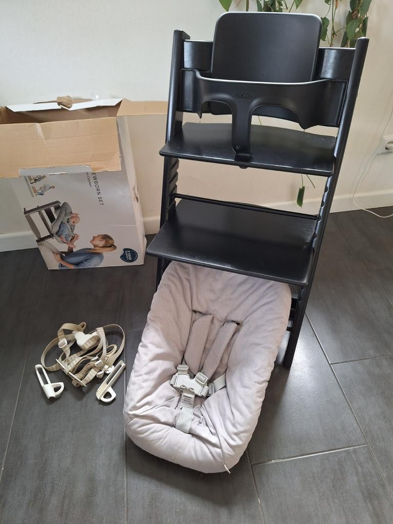 Stokke Trip Trap Tripp Trapp Kinderstoel Zwart ZGAN!, Kinderen en Baby's, Kinderstoelen, Ophalen, Zo goed als nieuw, Meegroeistoel