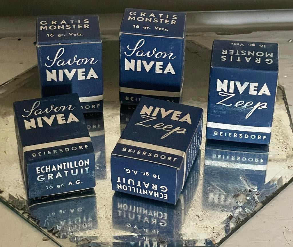 Brocante oude Nivea doosjes 5x 16 gr met zeepjes, Antiek en Kunst, Ophalen of Verzenden