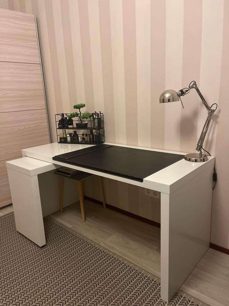 IKEA Bureau - Wit, Huis en Inrichting, Bureaus, Gebruikt, Scheidingswand, Spaanplaat of MDF, Hoekbureau