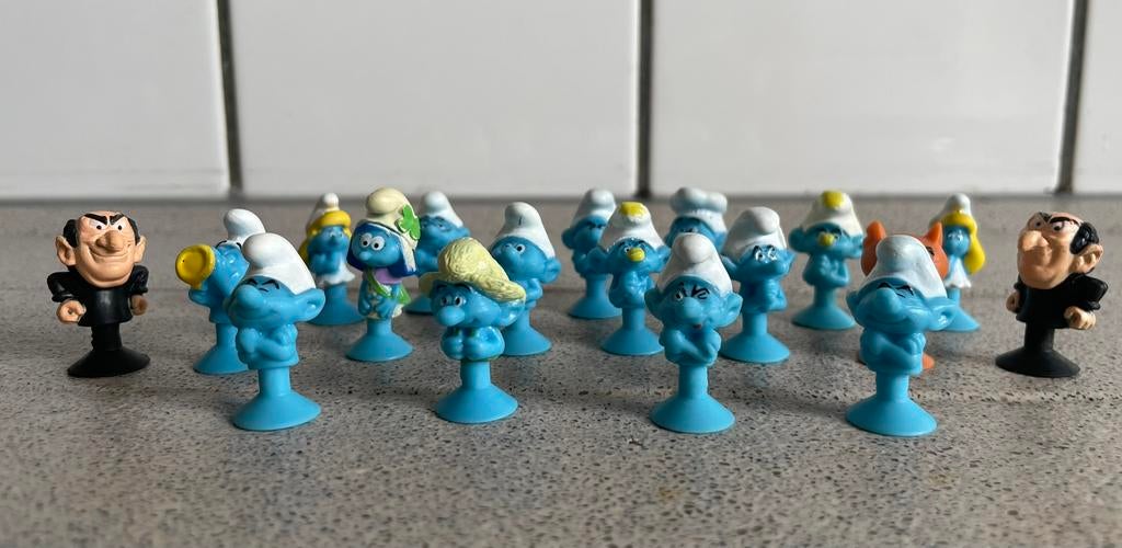 18 smurfen met zuignap, Ophalen of Verzenden, Zo goed als nieuw, Verschillende Smurfen