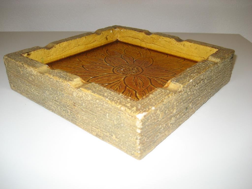 Asbak. 20x20x5 cm keramiek.Kunstwerk . Gebakken. 31032026, Ophalen, Nieuw, Asbak