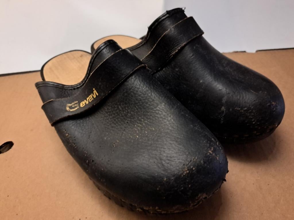 Zwarte Gevavi klompen 2 werk maat 42 redelijke staat, Klompen, Zwart, Ophalen of Verzenden, Gedragen