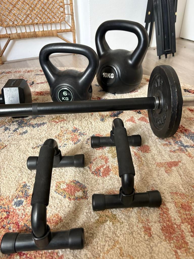 Complete Workout Set: Halterstang, Gewichten, Kettlebells, D, Ophalen of Verzenden, Gebruikt, Armen, Halterstangen
