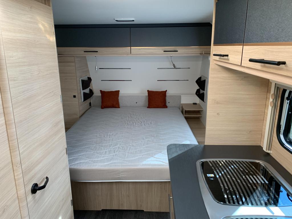 Sterckeman Starlett Graphite 480 CP Thule luifel/LM velgen, Standaardzit, Sterckeman, Bedrijf, Schokbreker