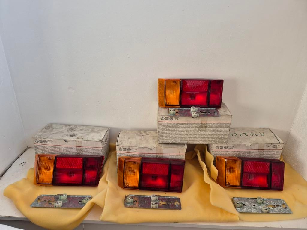 4X NOS GOLF MK1 GTI POSTGOLF HELLA LINKER ACHTERLICHT CABRIO, Ophalen, Nieuw, Volkswagen