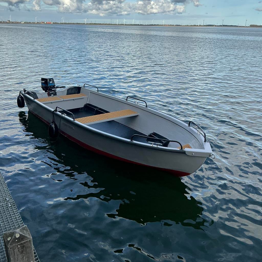 Polyester motorboot , stormboot, legerboot, 25 pk Mercury,, Ophalen, 10 tot 30 pk, Zo goed als nieuw, Tot 6 meter