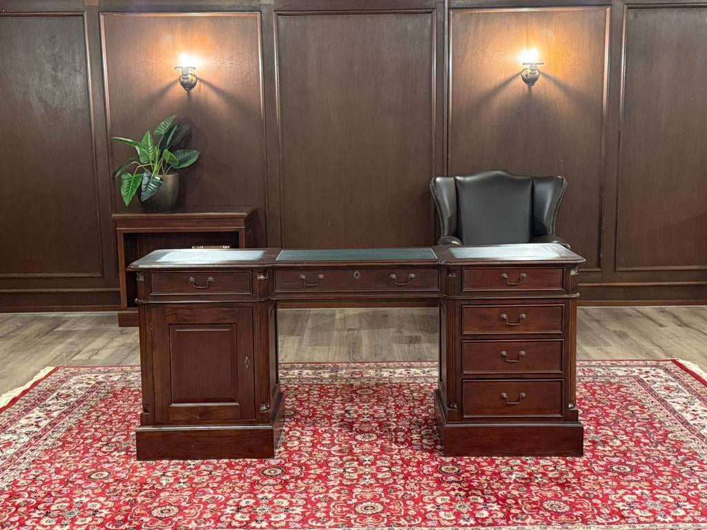 Klassiek Engels bureau #647, Huis en Inrichting, Bureaus, Overige typen, Bruin, Ophalen of Verzenden, Zo goed als nieuw