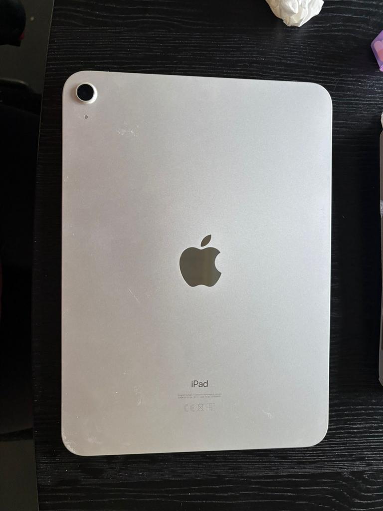 iPad 10e generatie (2022) met accessoires - ZGAN, Computers en Software, Apple iPads, Apple iPad, Zo goed als nieuw, 64 GB, Wi-Fi