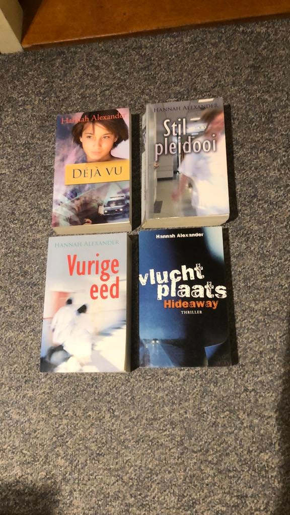 4 boeken Hannah Alexander., Boeken, Ophalen, Zo goed als nieuw