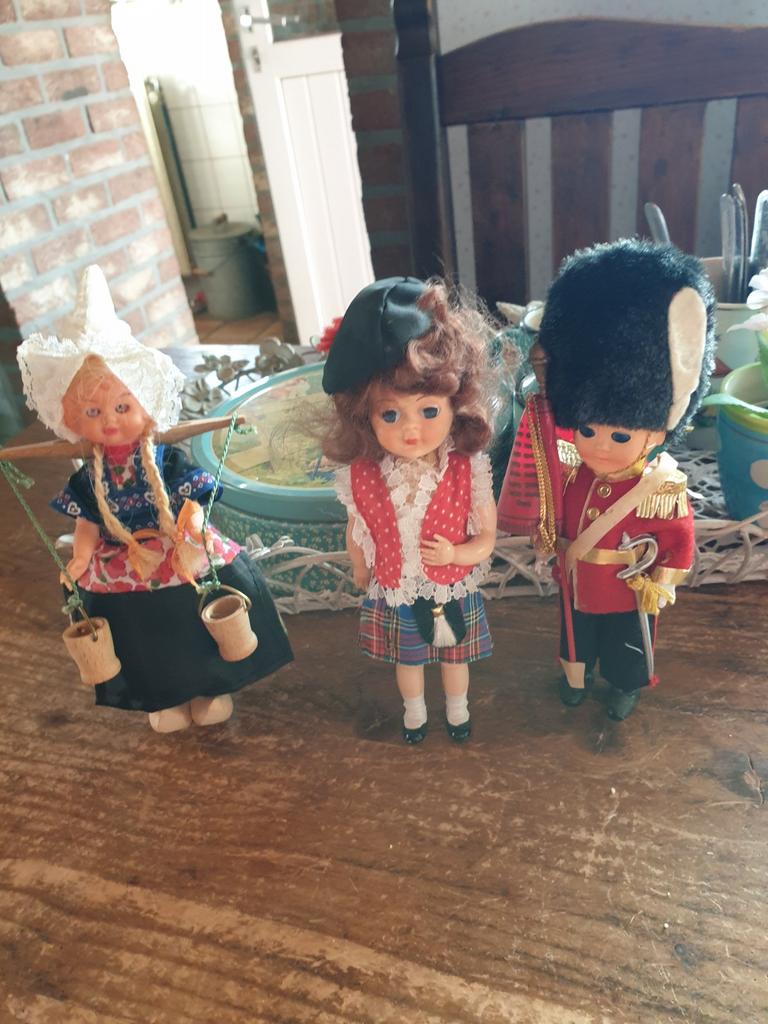 3 leuke verzamelpopjes ,samen voor 20 €, Verzamelen, Poppen, Ophalen of Verzenden, Zo goed als nieuw, Pop