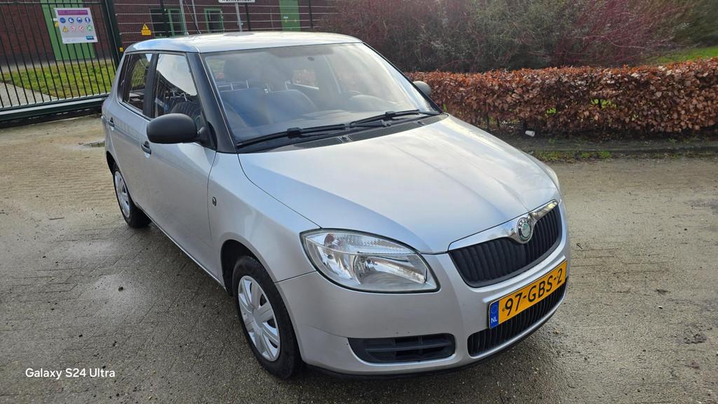 Skoda Fabia 1.2 5 DEURS NIEUWE MODEL RIJDT PERFECT!, Voorwielaandrijving, 60 pk, 1198 cc, Origineel Nederlands