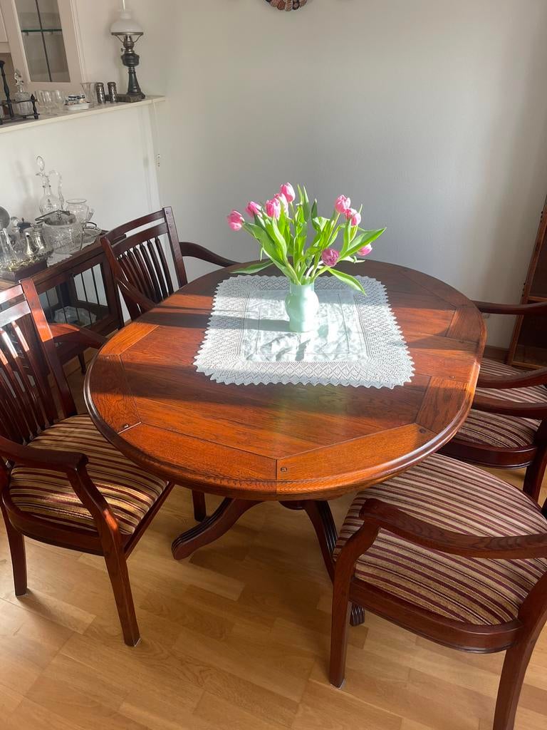 Notenhouten eettafel  (uitschuifbaar) & 4 stoelen, Ophalen, 200 cm of meer, 50 tot 100 cm, Zo goed als nieuw