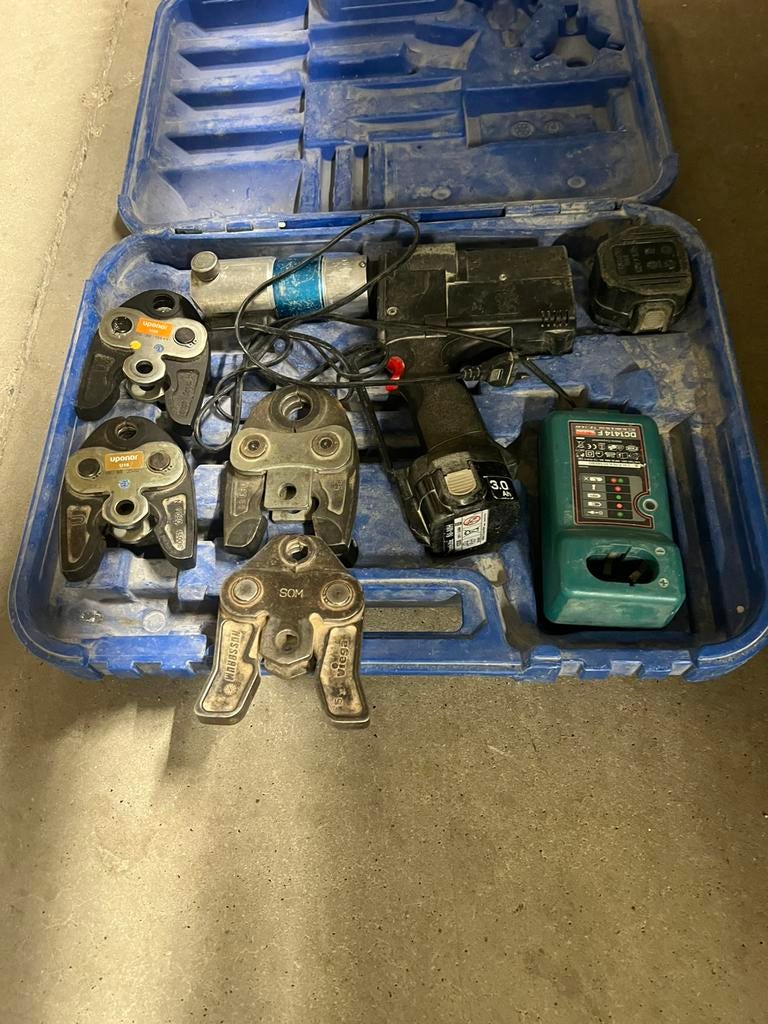 Uponor perstang met koffer persbek 15,16,20 en 25, Doe-het-zelf en Verbouw, Ophalen, Zo goed als nieuw, Minder dan 50 mm