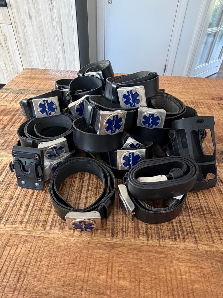 Lederen riemen met logo, Ophalen, Zo goed als nieuw, Zwart