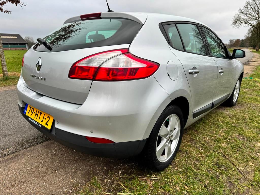Renault Mégane 2.0 Dynamique DEALER onderhouden|1ste eigena, Stof, Gebruikt, 4 cilinders, Parkeersensor