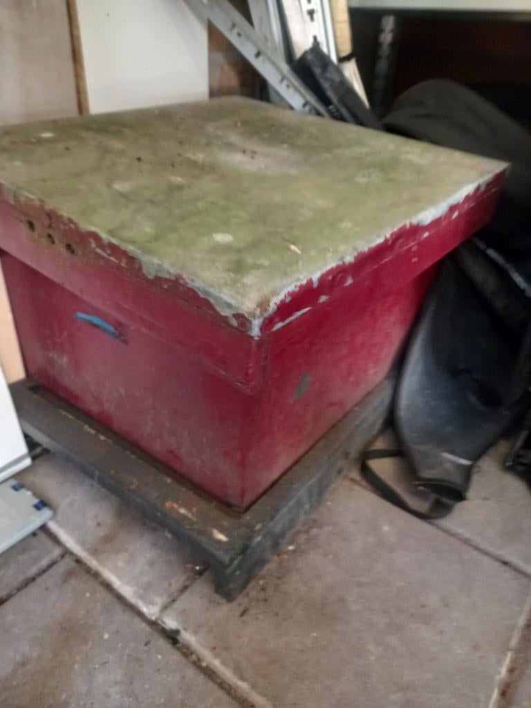 Bijenkast imkerkast, Bijen