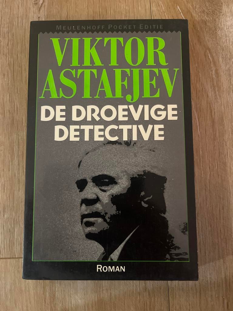 De Droevige Detective - Viktor Astafjev (Meulenhoff Pocket), Boeken, Romans, Gelezen, Europa overig, Ophalen of Verzenden