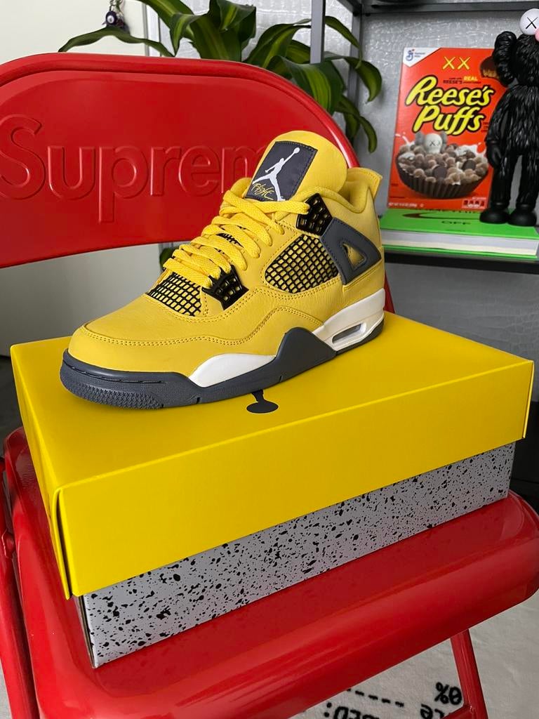 Jordan 4 lightning maat 42, Kleding | Heren, Schoenen, Overige kleuren, Nieuw, Ophalen of Verzenden, Sneakers of Gympen