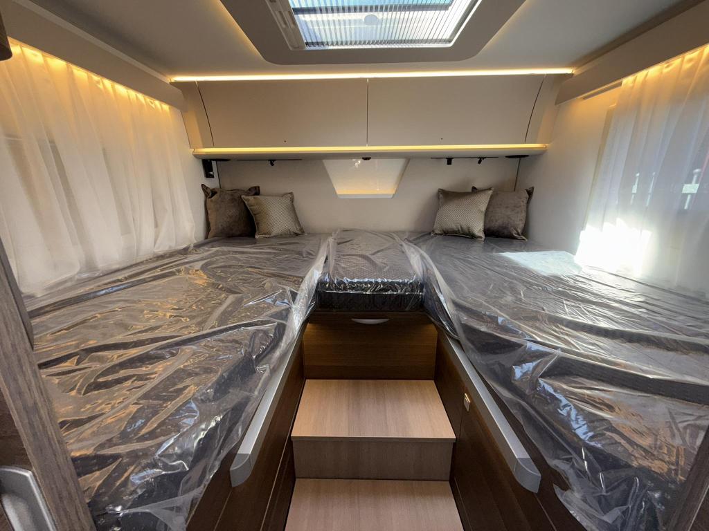 Adria Sonic Supreme 700 DL - 2025 - 180PK - Heavy - Automaat, Fiat, 7 tot 8 meter, Bedrijf, Adria