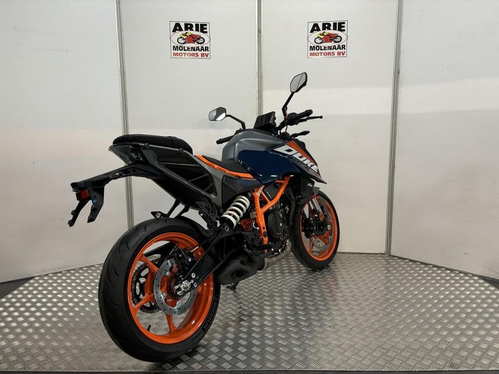 KTM 390 Duke ABS (bj 2025) - foto 2