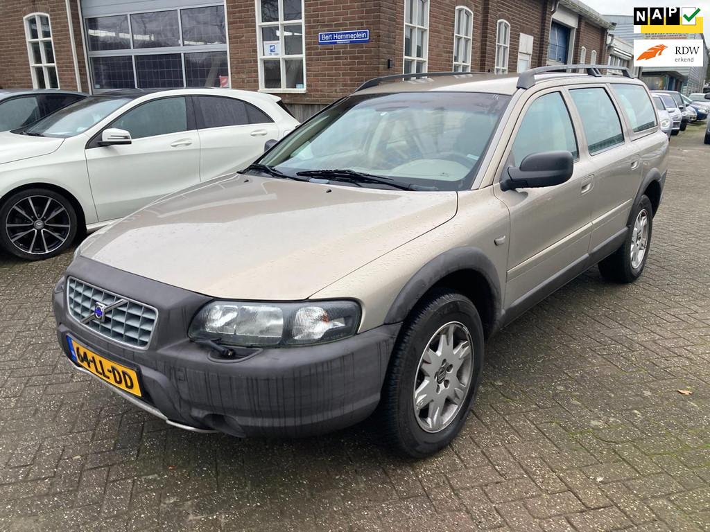 Volvo XC70 2.5 T Geartronic Comfort Line Cross Country Bj 20, Auto's, XC70, Vierwielaandrijving, Euro 4, 102 €/maand