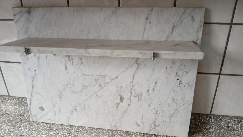 Marmeren planchet voor boven de wastafel, Ophalen