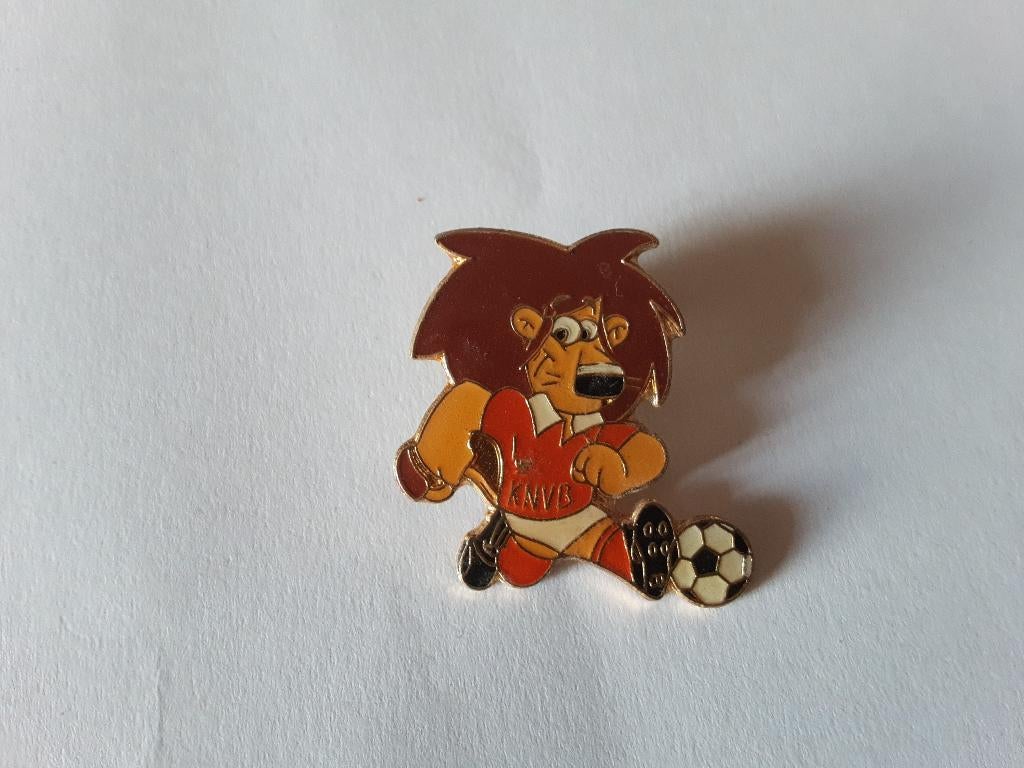 KNVB speldje, pin, leeuw, 1993, Ophalen of Verzenden, Zo goed als nieuw, Overige binnenlandse clubs, Overige typen