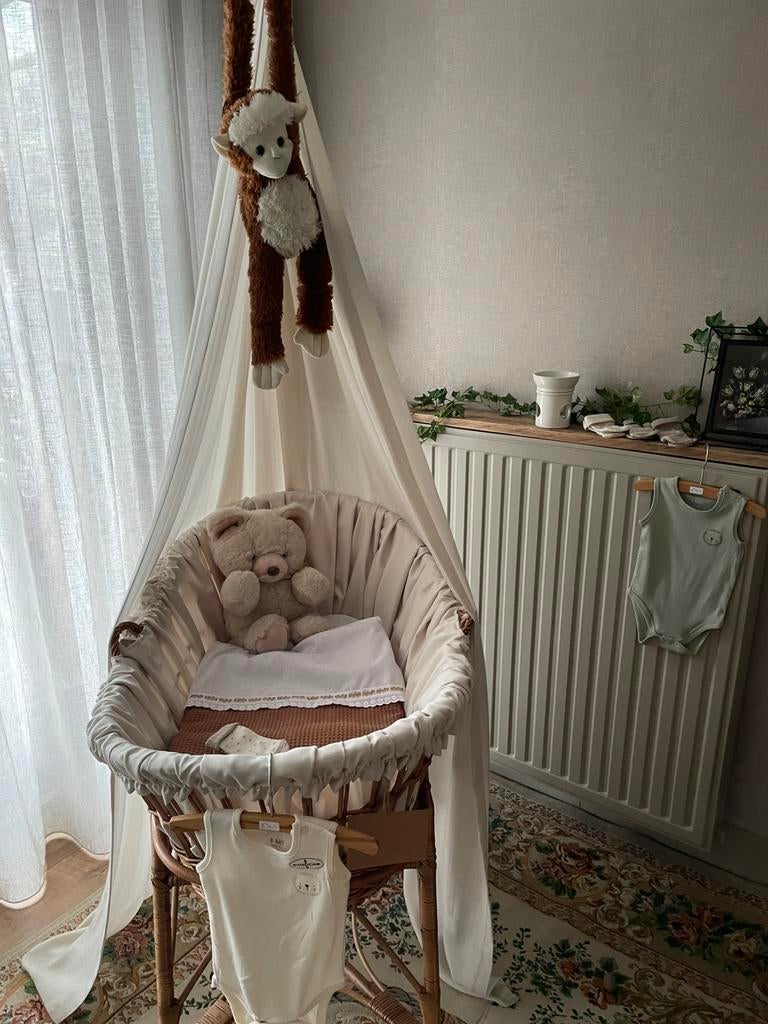 Rotan wieg, Ophalen, Zo goed als nieuw, Wieg