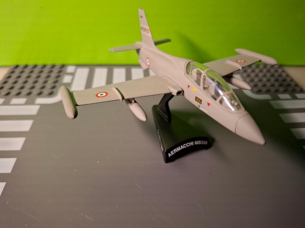 Del Prado - Aermacchi MB-339 1/94 MIB, Verzamelen, Ophalen of Verzenden, Zo goed als nieuw, Schaalmodel