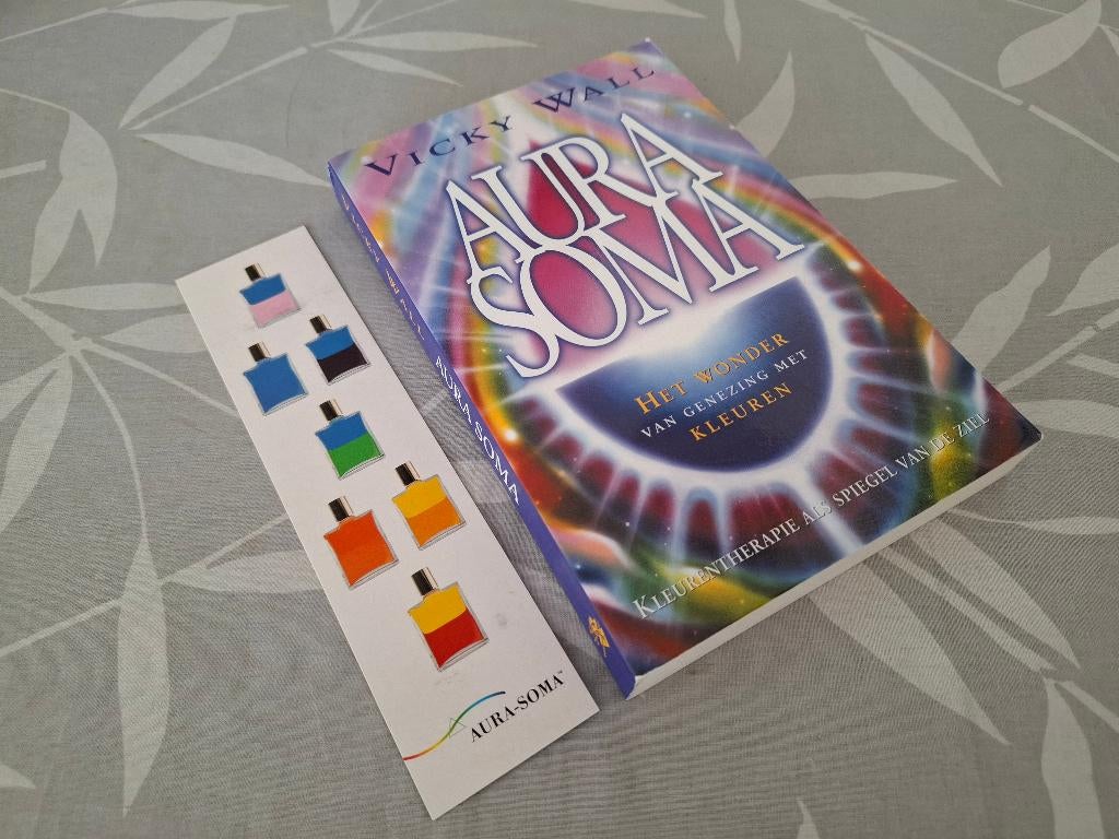 AURA SOMA – Het wonder van genezing met kleuren – VICKY WALL, Boeken, Gelezen, Achtergrond en Informatie, VICKY WALL, Ophalen of Verzenden