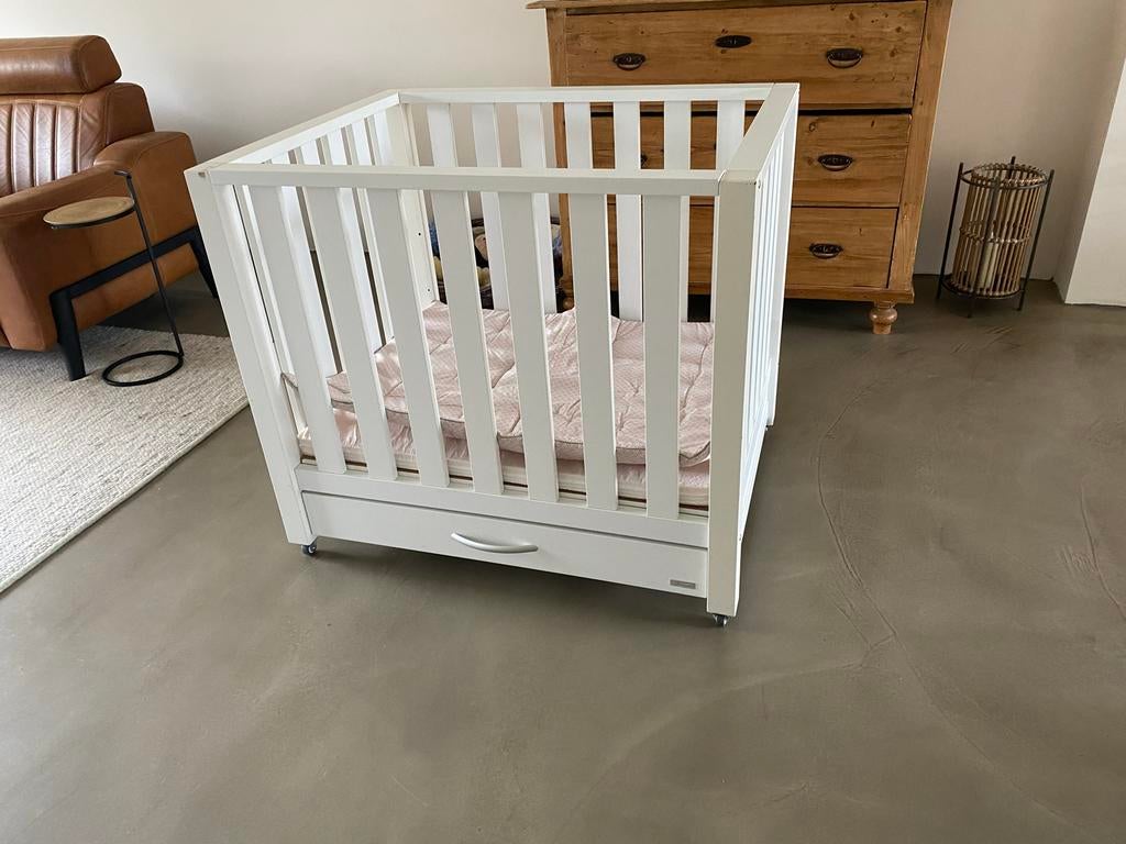 Babybox wit TWF met lade, Ophalen, Gebruikt, Rechthoekig, In hoogte verstelbaar