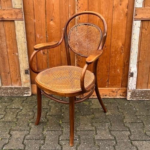 Bistro stoel cafe stoel model Thonet nr. 11 met armleuningen, Ophalen