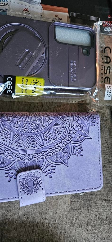 Nieuwe Hoesjes voor Samsung Galaxy S22 - Paars, Ophalen of Verzenden, Nieuw, Overige modellen, Hoesje of Tasje