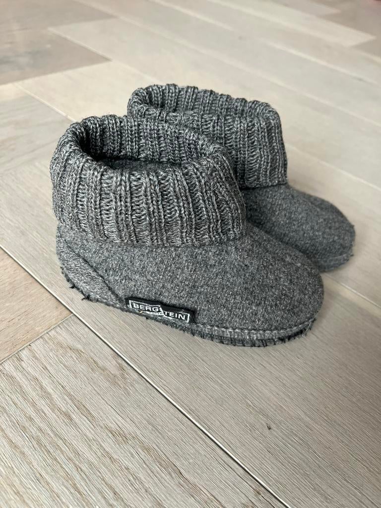 Bergstein sloffen mt 24 grijs, Slofjes, Jongetje of Meisje, Ophalen of Verzenden, Zo goed als nieuw