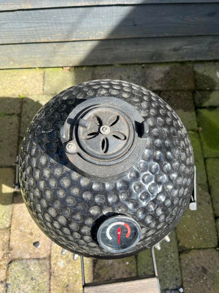 Kamado BBQ - Compact en compleet, Tuin en Terras, Houtskoolbarbecues, Ophalen, Gebruikt, Met accessoires