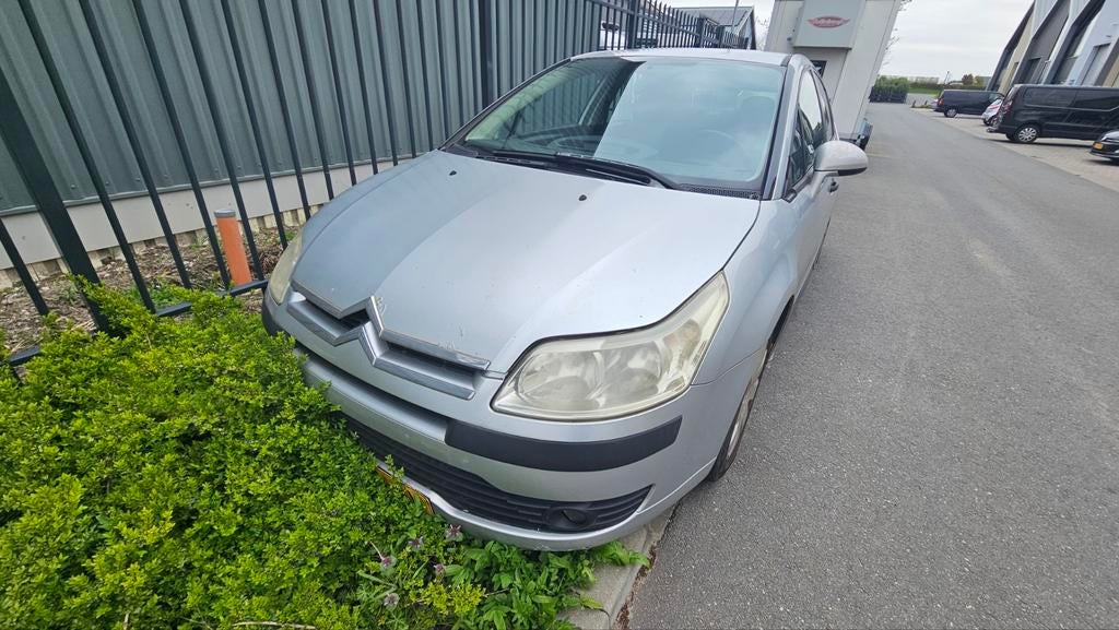 Citroën C4 1.4 16V Berline 2005 Grijs, Auto's, Citroën, Voorwielaandrijving, 1360 cc, 4 cilinders, Origineel Nederlands