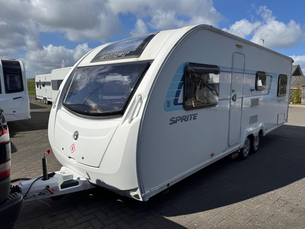 Swift Quattro, Caravans en Kamperen, Caravans, Overige typen, Bedrijf, Treinzit, Schokbreker