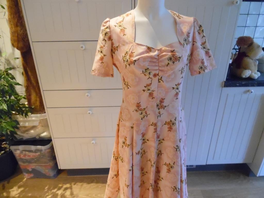 mooie vintage jurk roze met bloemen maat MS wijde klokrok, Ophalen of Verzenden, Zo goed als nieuw, Maat 38/40 (M)