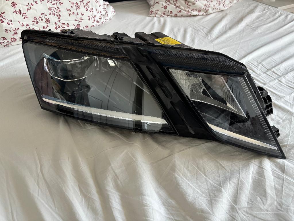 Koplamp LED Skoda Octavia Combi 5E, Ophalen, Gebruikt, Skoda