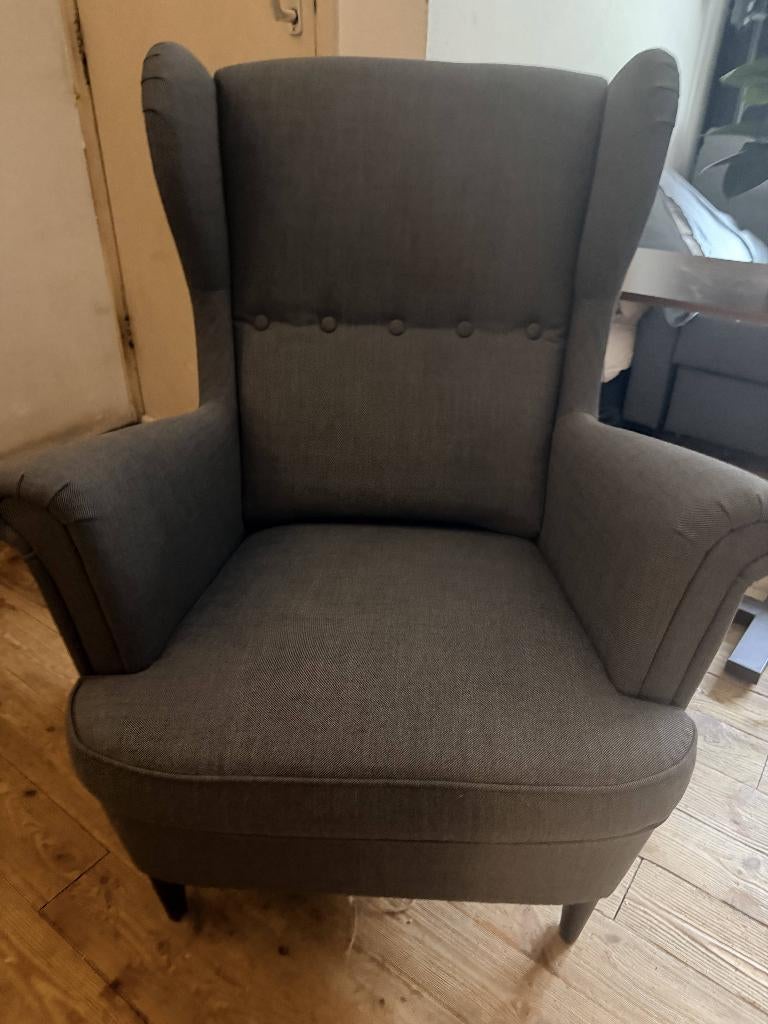 STRANDMON Fauteuil en voetenbank, Nordvalla donkergrijs, Huis en Inrichting, Fauteuils, Ophalen, 75 tot 100 cm, Zo goed als nieuw