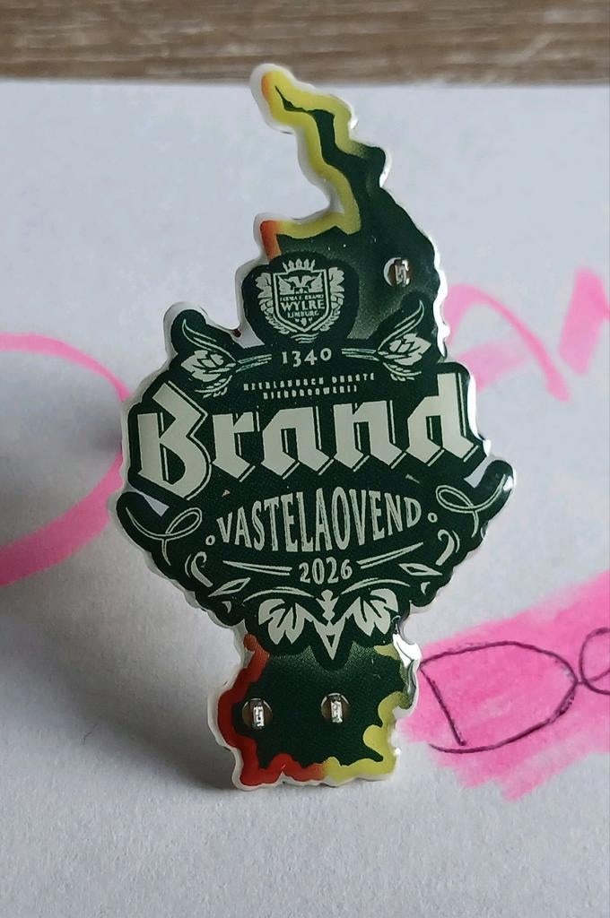 Pin badge bier Brand Vastelaovend 2026 speldje carnaval, Verzamelen, Speldjes, Pins en Buttons, Nieuw, Speldje of Pin, Merk, Ophalen of Verzenden