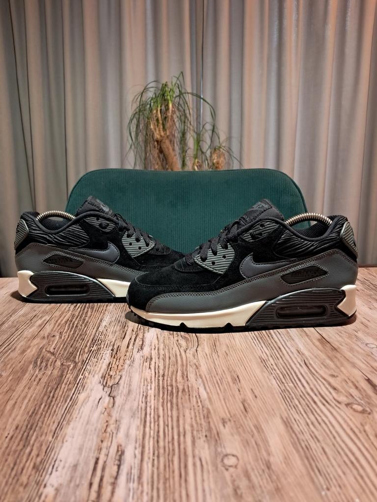 Nike Air Max 90 Premium Leather 'Metallic Hematite' Mt 37,5, Zwart, Nike, Ophalen of Verzenden, Sneakers of Gympen