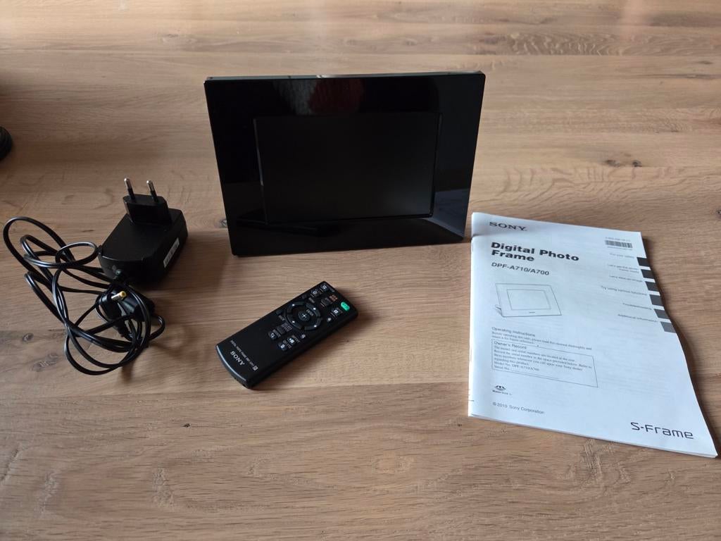 Digitale Fotolijst Sony DPF-A710, Ophalen, Zo goed als nieuw, Kleiner dan 8 inch, Afstandsbediening