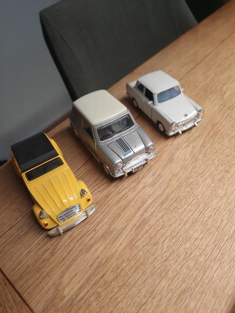 3 modelauto's. Trabant. Mini. Eend, Ophalen of Verzenden