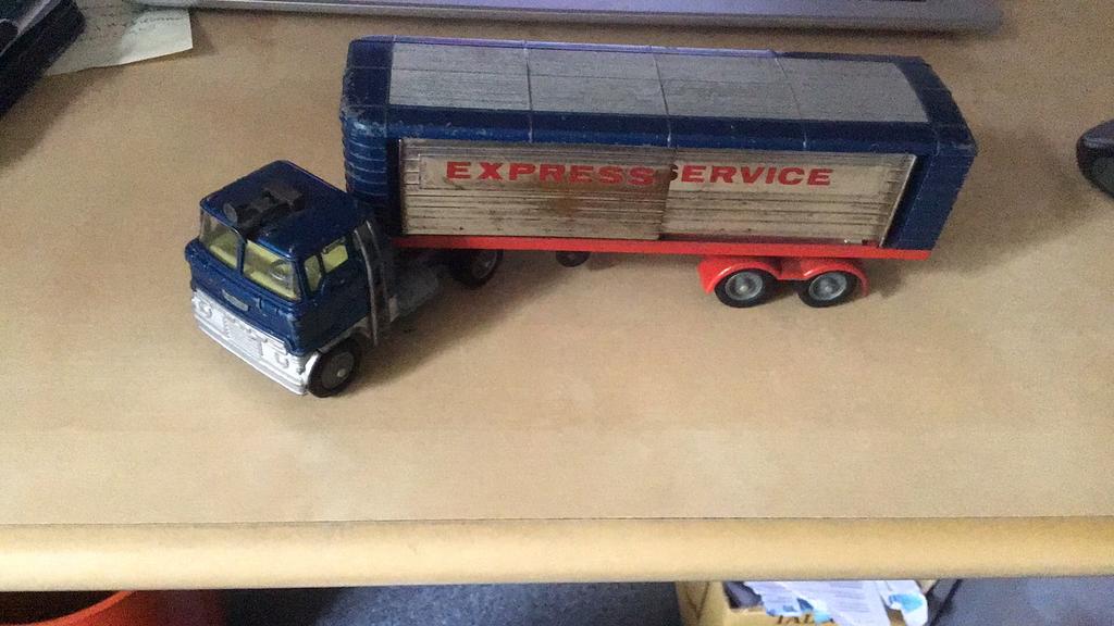 CORGI  FORD ARTICULATED TRAILER 1137 EXPRESS SERVICE  STERK, Hobby en Vrije tijd, Modelauto's | 1:50, Ophalen of Verzenden, Gebruikt