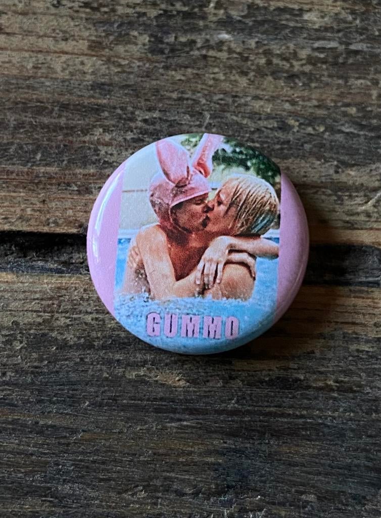 GUMMO button Harmony Korine, Verzamelen, Speldjes, Pins en Buttons, Gebruikt, Button, Verzenden