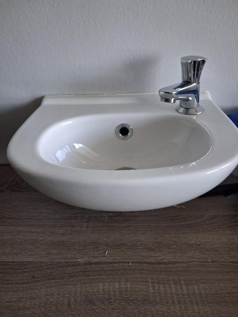 Fonteintje, Doe-het-zelf en Verbouw, Sanitair, Ophalen, Zo goed als nieuw, Steen, Wastafel