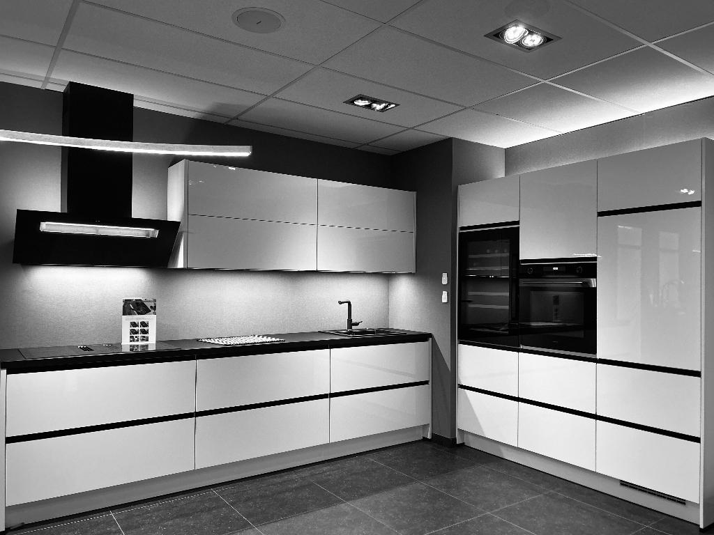 witte greeploze keuken showroomkoopje !!  Direkt leverbaar, Ophalen, Wit, Nieuw, Dubbelwandige keuken