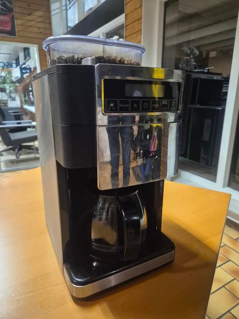 Princess Koffiebonen Machine - Goed Onderhouden, Afneembaar waterreservoir, Gebruikt, Koffiemachine, 2 tot 4 kopjes